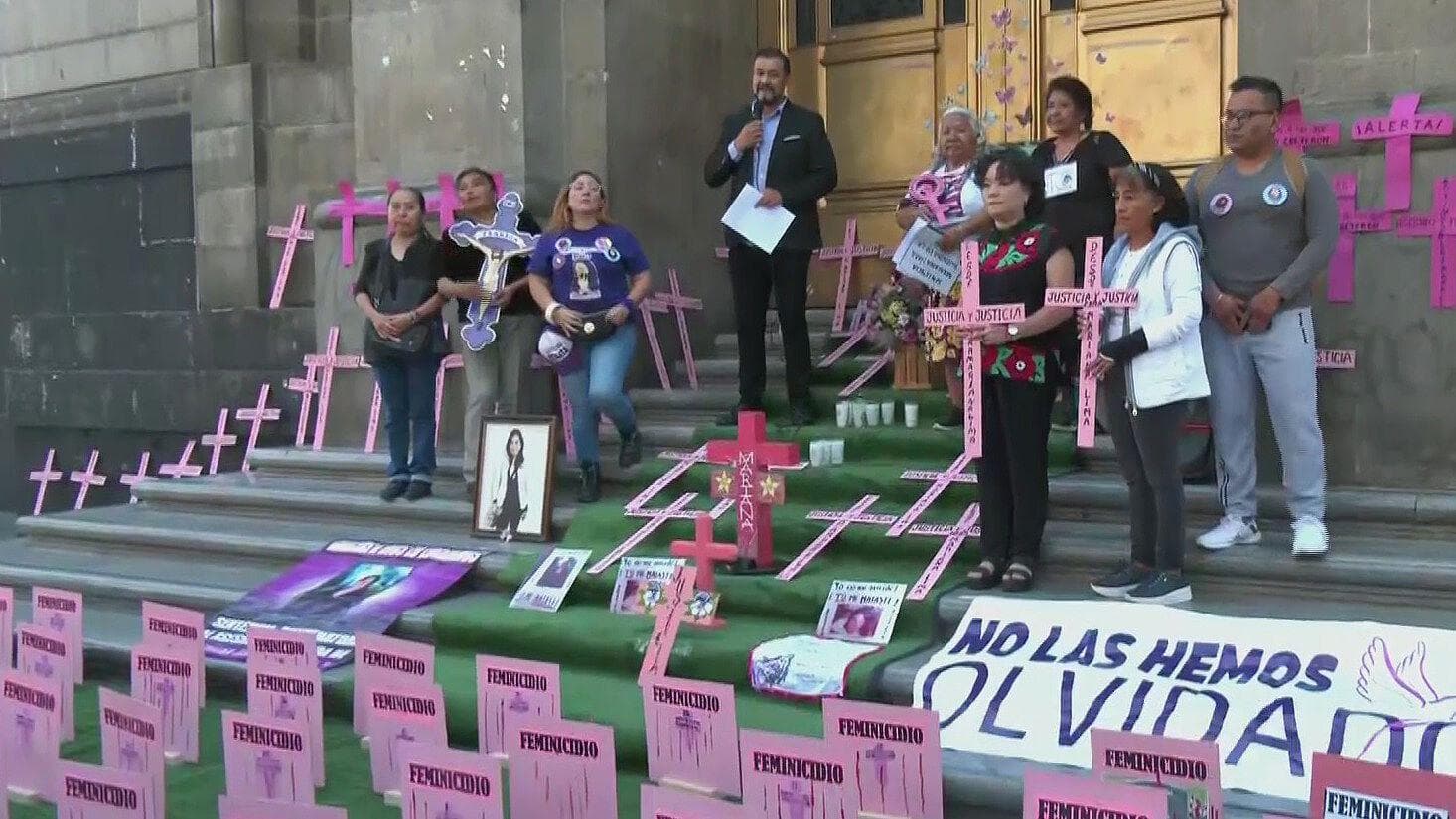 Feministas Protestan en la SCJN, Recuerdan a Mariana Lima
