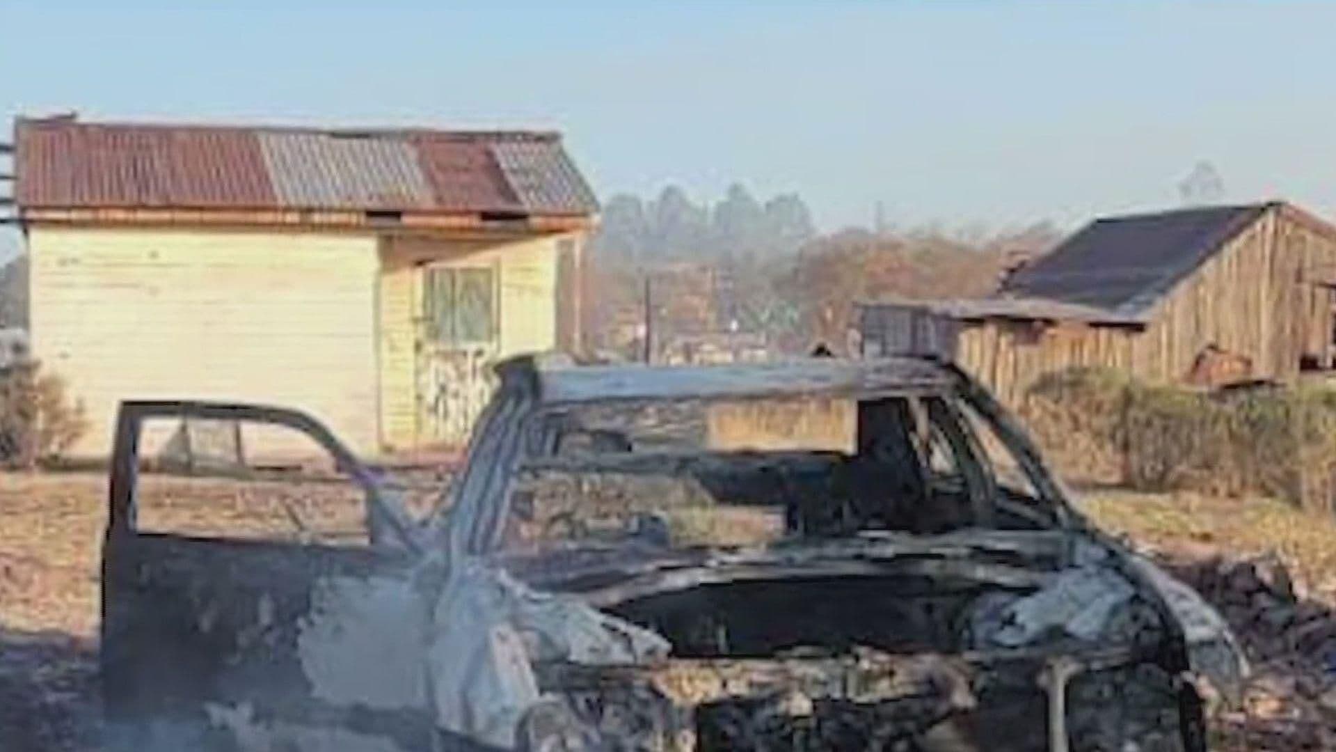 Queman 13 Casas durante Enfrentamiento entre Criminales en Madera, Chihuahua