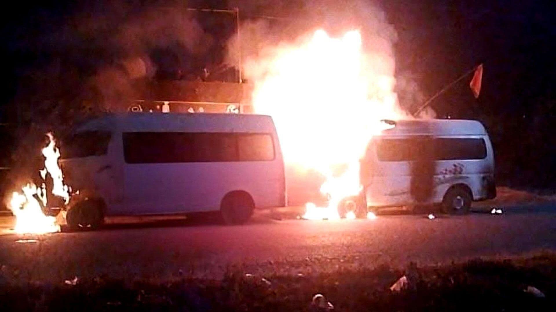 Discuten, No Aguantan la Rabia e Incendian Transporte en Santa Clara Ocoyucan, Puebla