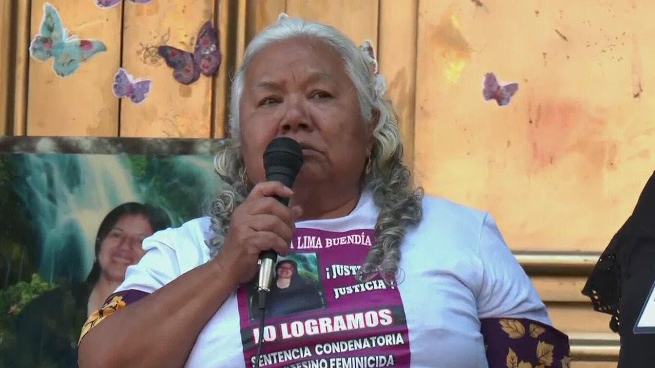 Madre de Mariana Lima Se Pronuncia Afuera de la SCJN