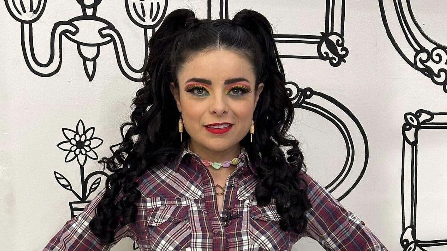 VIDEO: Violeta Isfel Cae del Escenario durante Función de Teatro