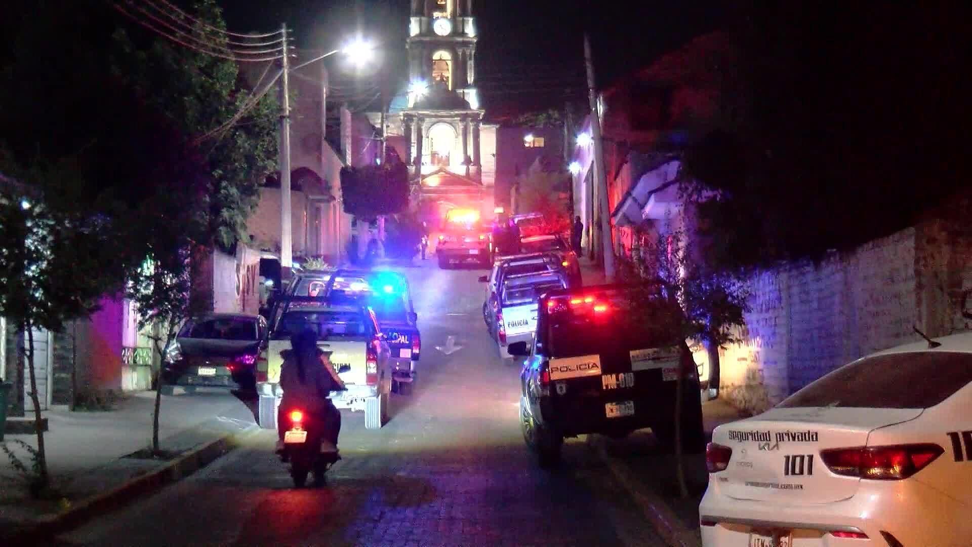 Sujetos Golpean a Policía en Fiestas Patronales de Juanacatlán