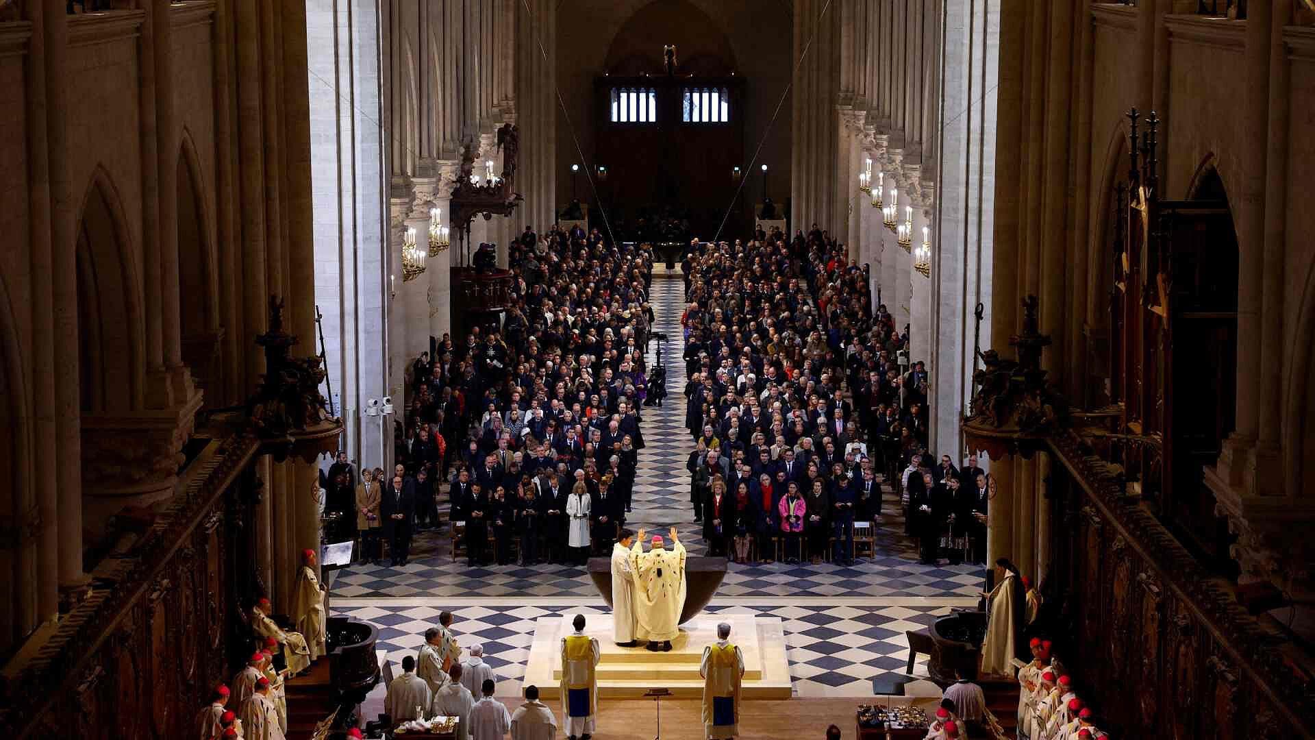 Con Repique de Campanas y Ceremonias Religiosas, Reabren la Catedral de Notre Dame