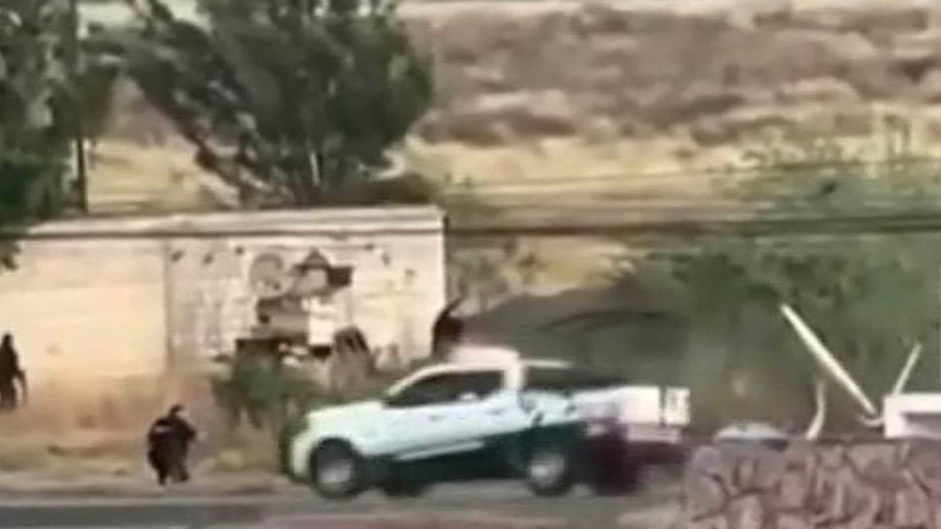 Hombres Armados se Enfrentan a Balazos Contra Policías en Tarímbaro, Michoacán