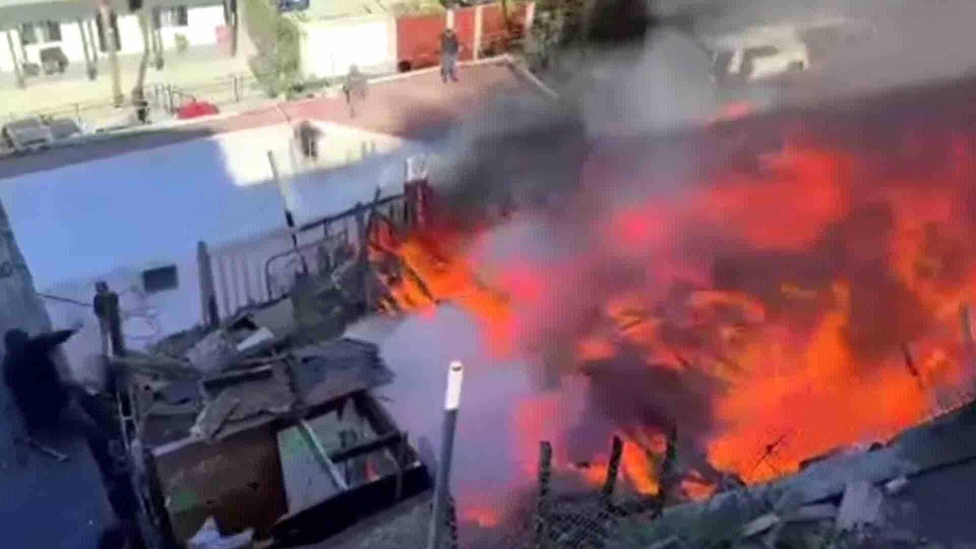 Fuerte Incendio Consume Dos Viviendas en la Colonia Libertad de Tijuana, BC