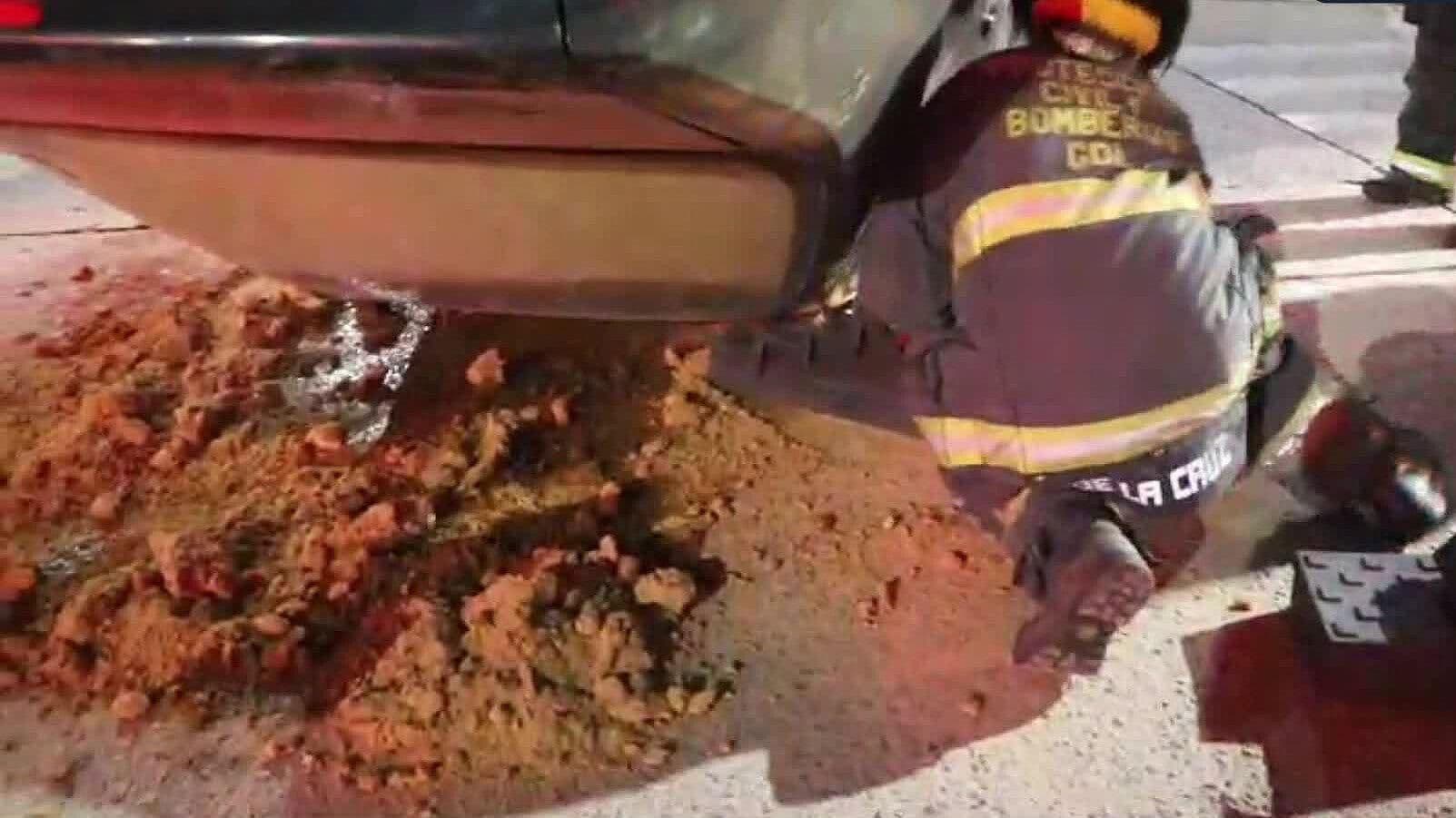 Mujer Choca con Árbol y Vuelca en la Colonia Talpita de Guadalajara