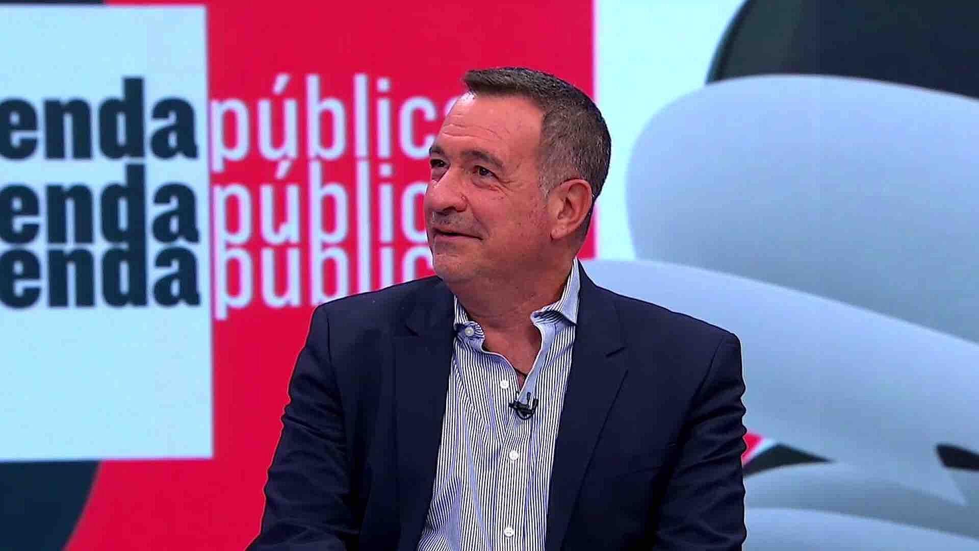 Mauricio Meschoulam Narra su Primera Experiencia Profesional en Televisión en Agenda Pública