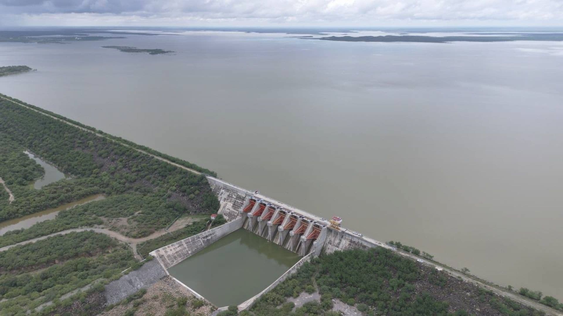 México Llega a Acuerdo con EUA sobre Tratado de Aguas Binacional y Evita Nuevo Arancel