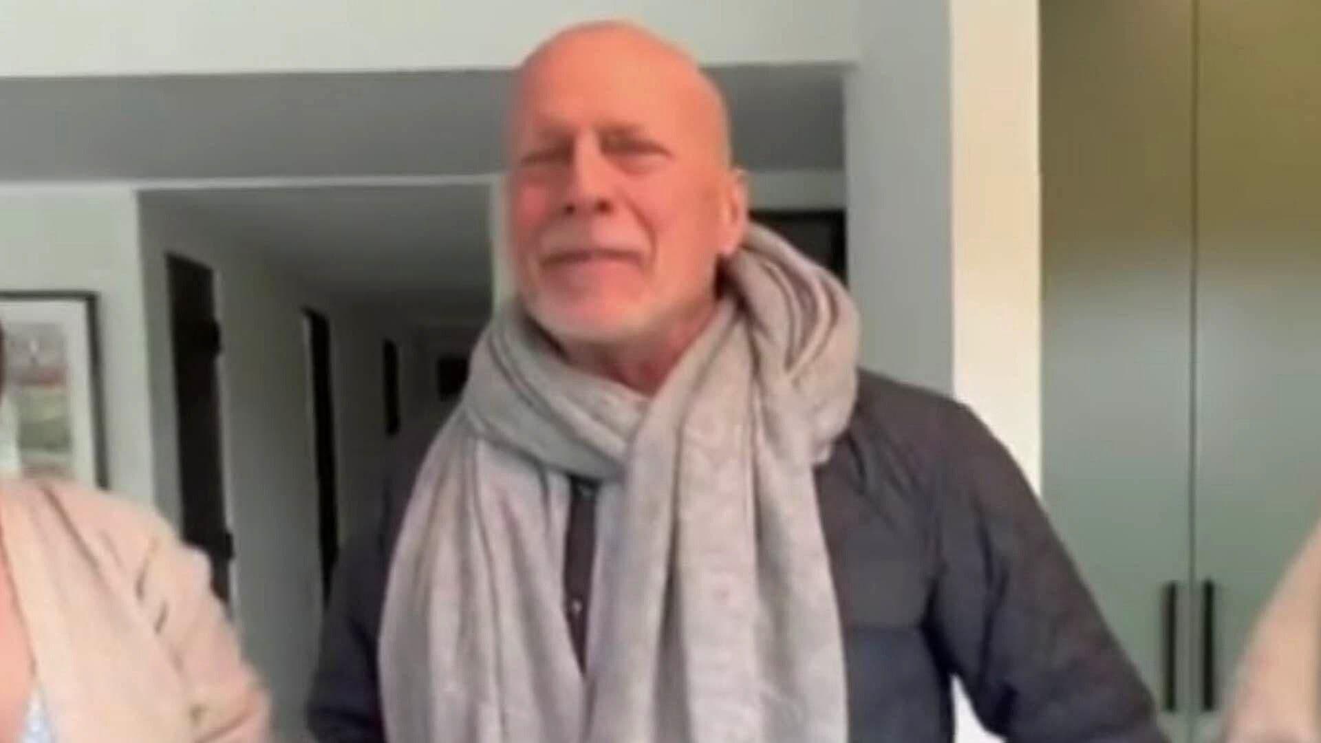 Bruce Willis Reaparece en Video