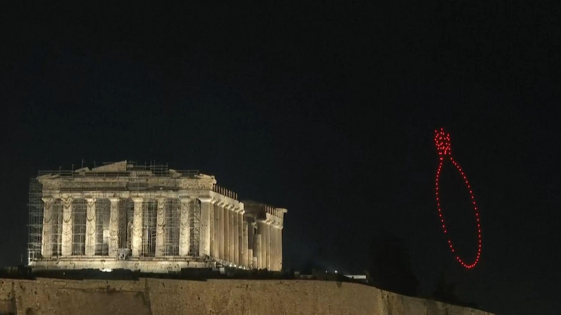 Con Fuegos Artificiales en Atenas dan la Bienvenida al 2025 en Grecia