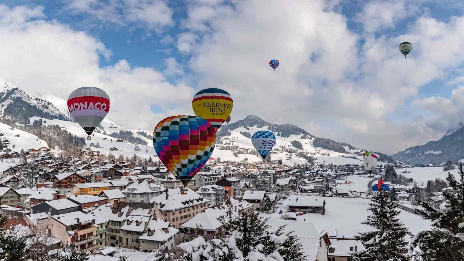Vuelan Decenas de Globos Aerostáticos sobre Alpes Suizos