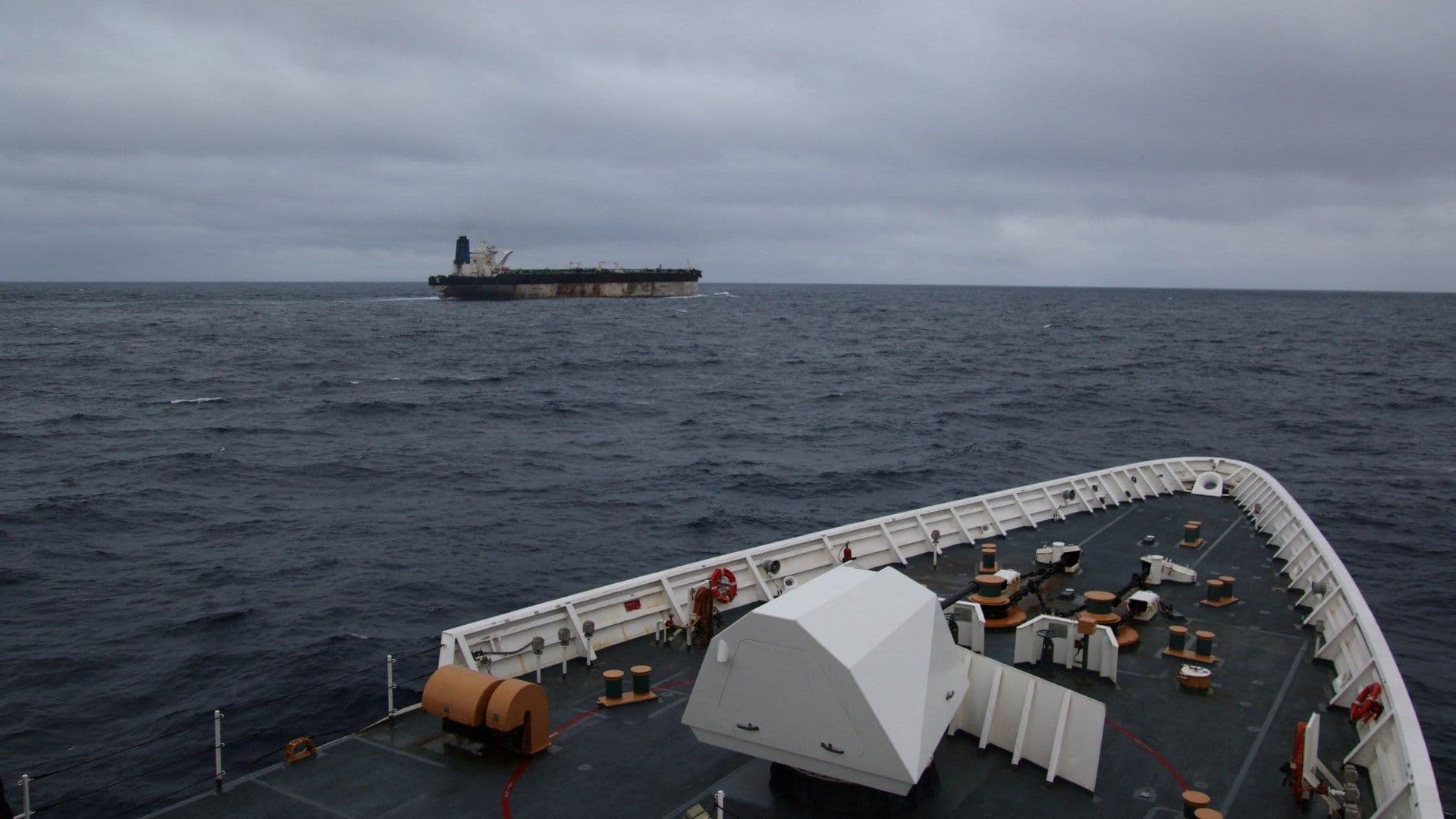 Estados Unidos Decomisa Otro Buque Petrolero en el Caribe, Ahora el Olina Vinculado a Venezuela