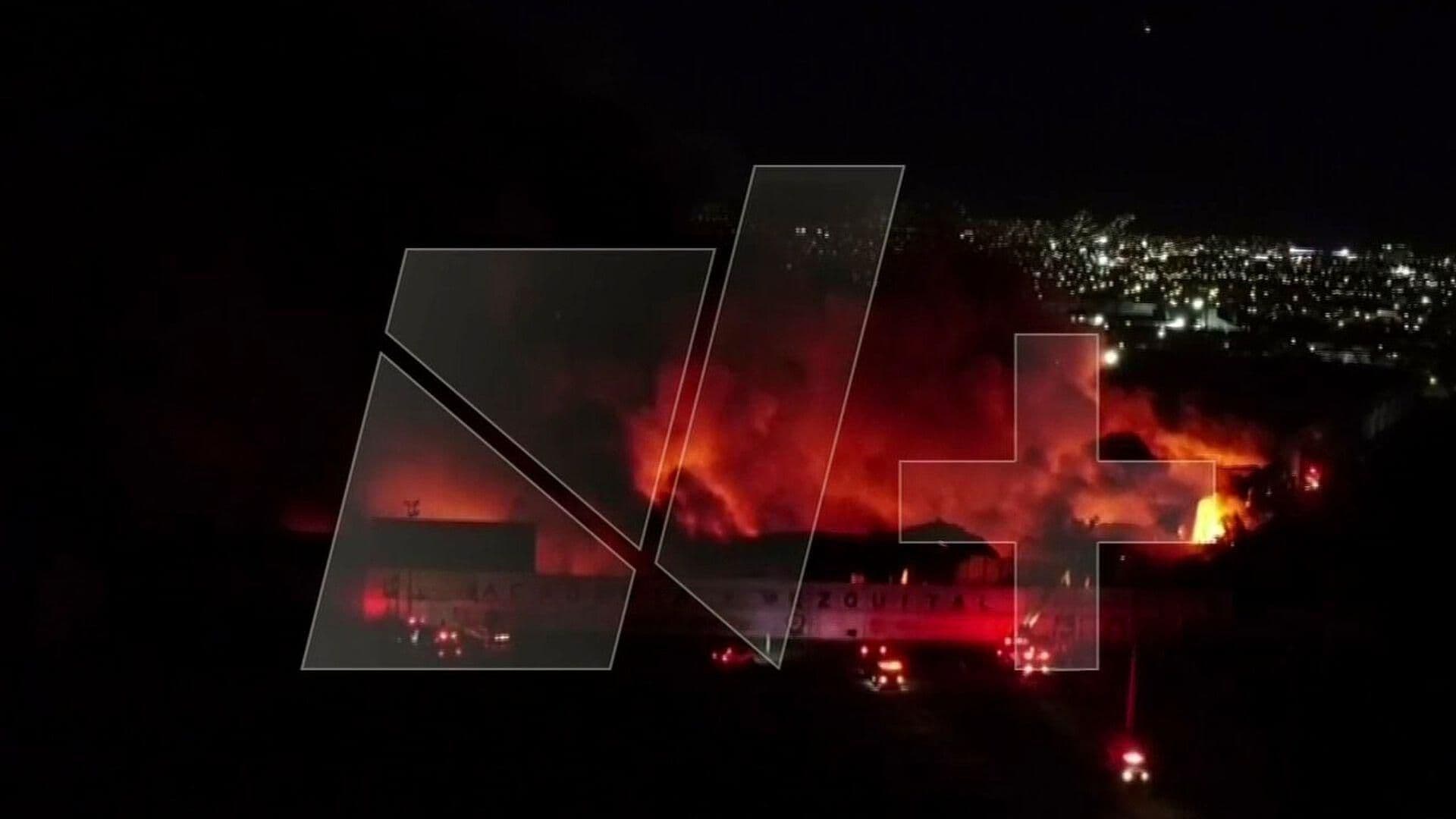 Bomberos Laboran para Sofocar Incendio en Parque Industria en NL
