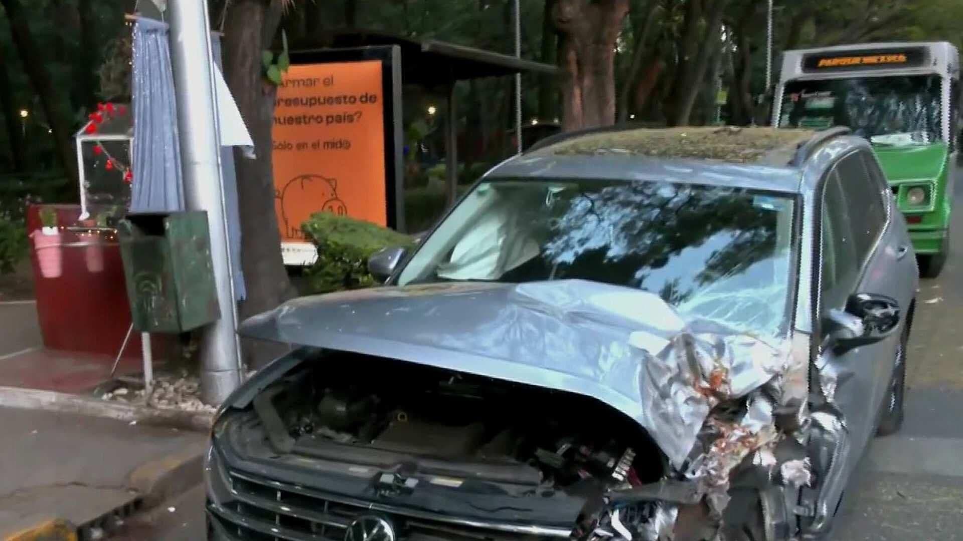 Se Reporta Aparatoso Choque en la Col. Hipódromo-Condesa; Conductor Traía sus Cervezas