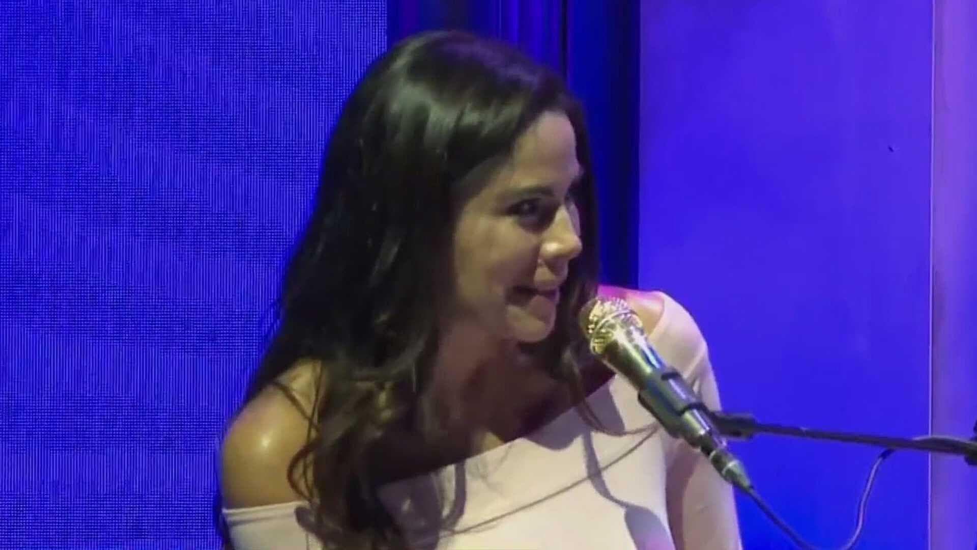 Paola Rojas Modera Encuentro de Mujeres Poderosas