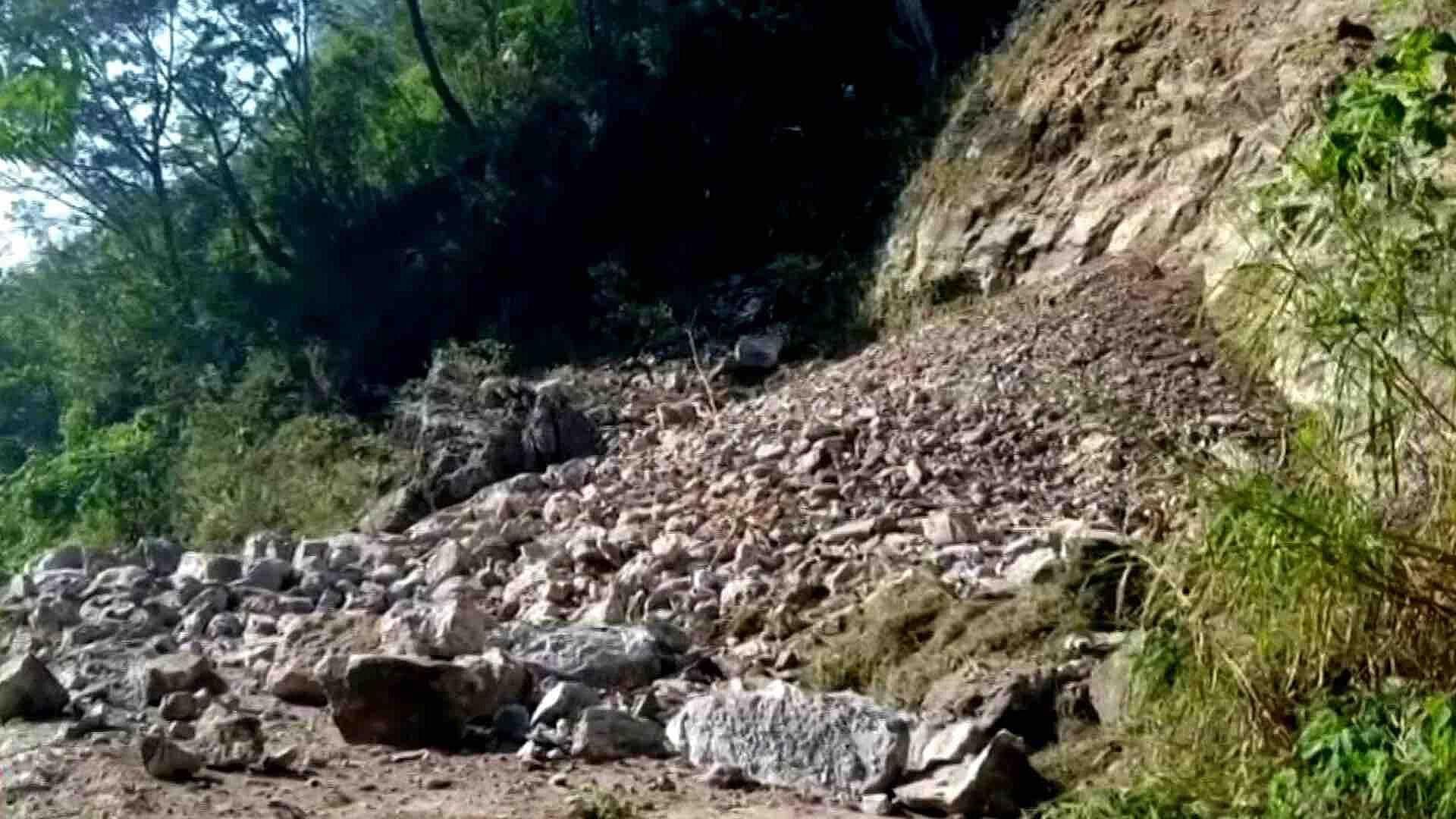 Derrumbe de Cerro deja 6 Comunidades Incomunicadas en Mixtla de Altamirano, Veracruz