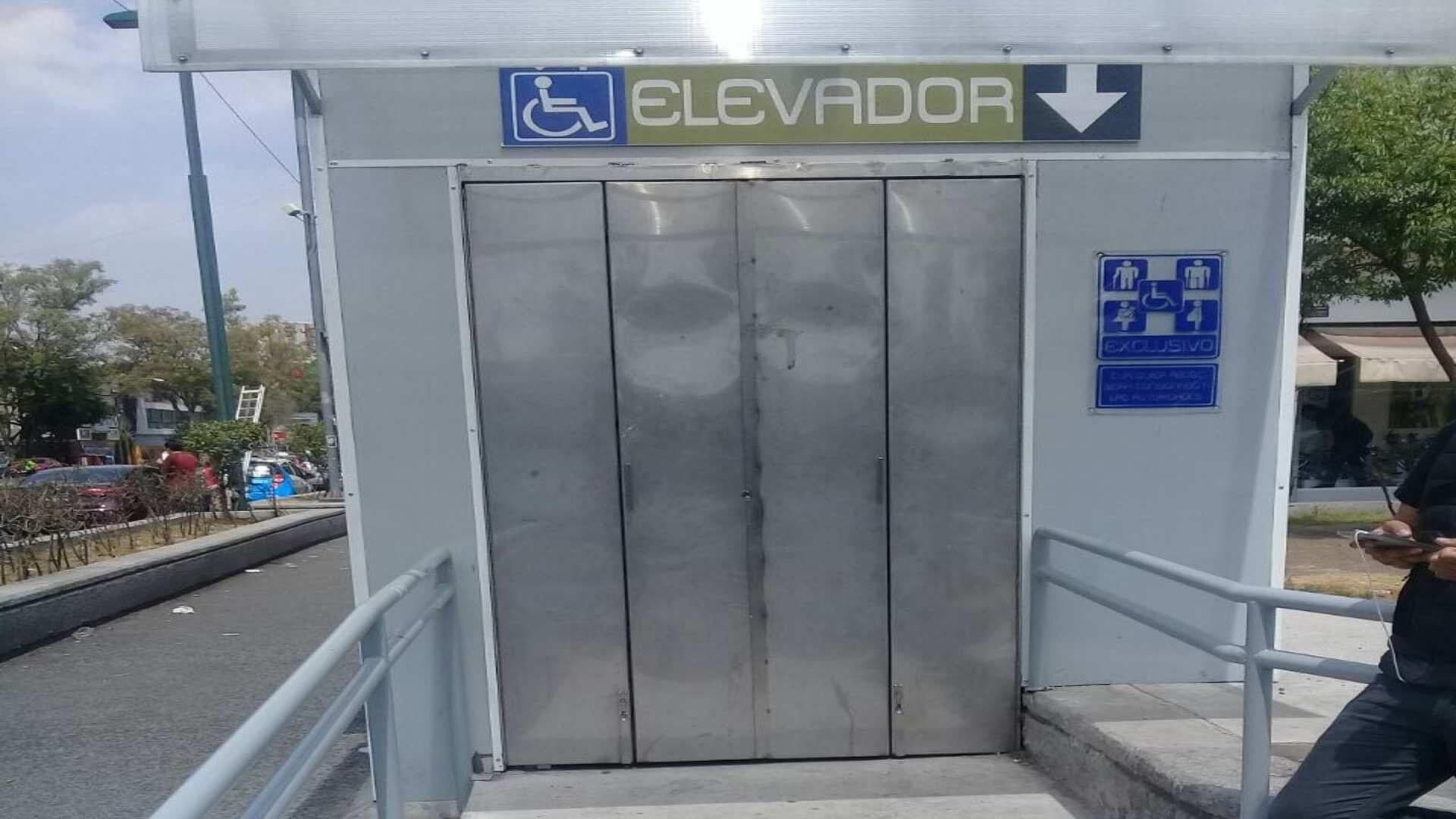 Metro CDMX: Abuelitos Quedan Atrapados en Elevador de Estación Zapata Línea 3