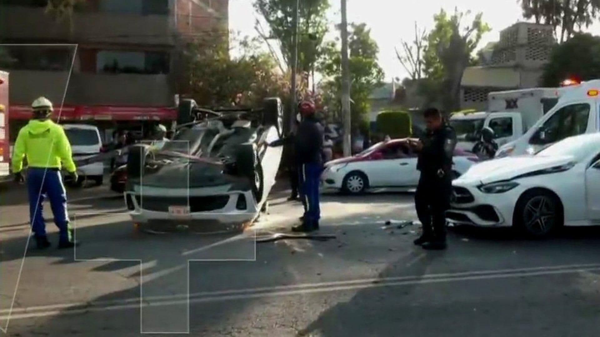 Se Registra Choque y Volcadura en Calzada La Viga, en Iztapalapa