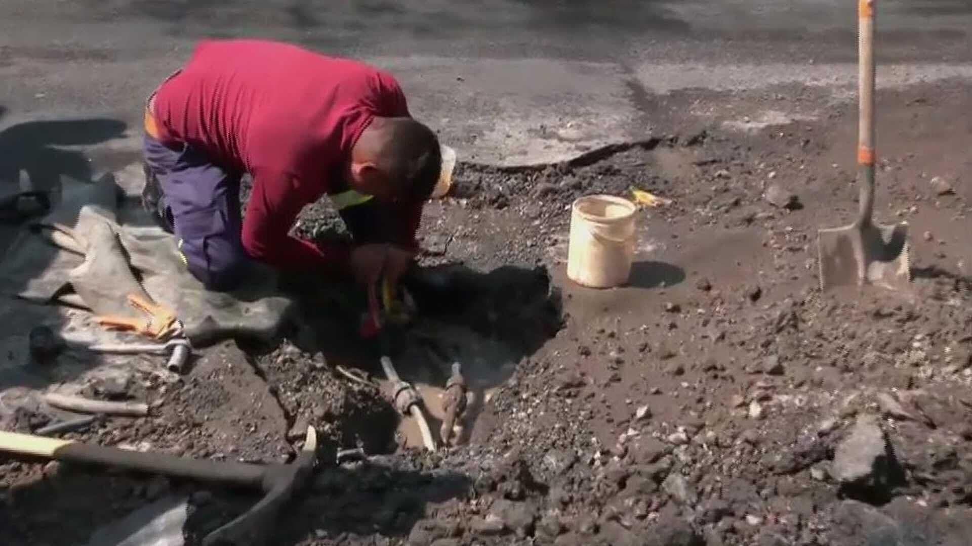 Atienden Fugas de Agua en Calzada Desierto de los Leones, Reportadas Hace 2 Meses