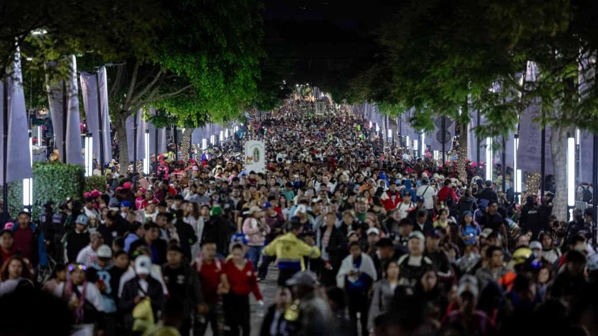 Se Intensifica Llegada de Miles de Peregrinos a la Basílica para Participar en las Mañanitas a la Virgen
