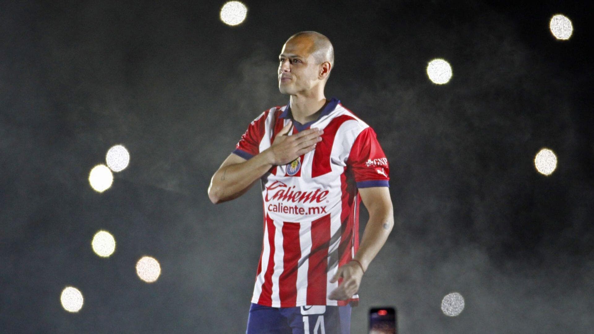 "No Hay Éxito Sin Caídas": El Emotivo Mensaje de 'Chicharito' al Dejar Chivas