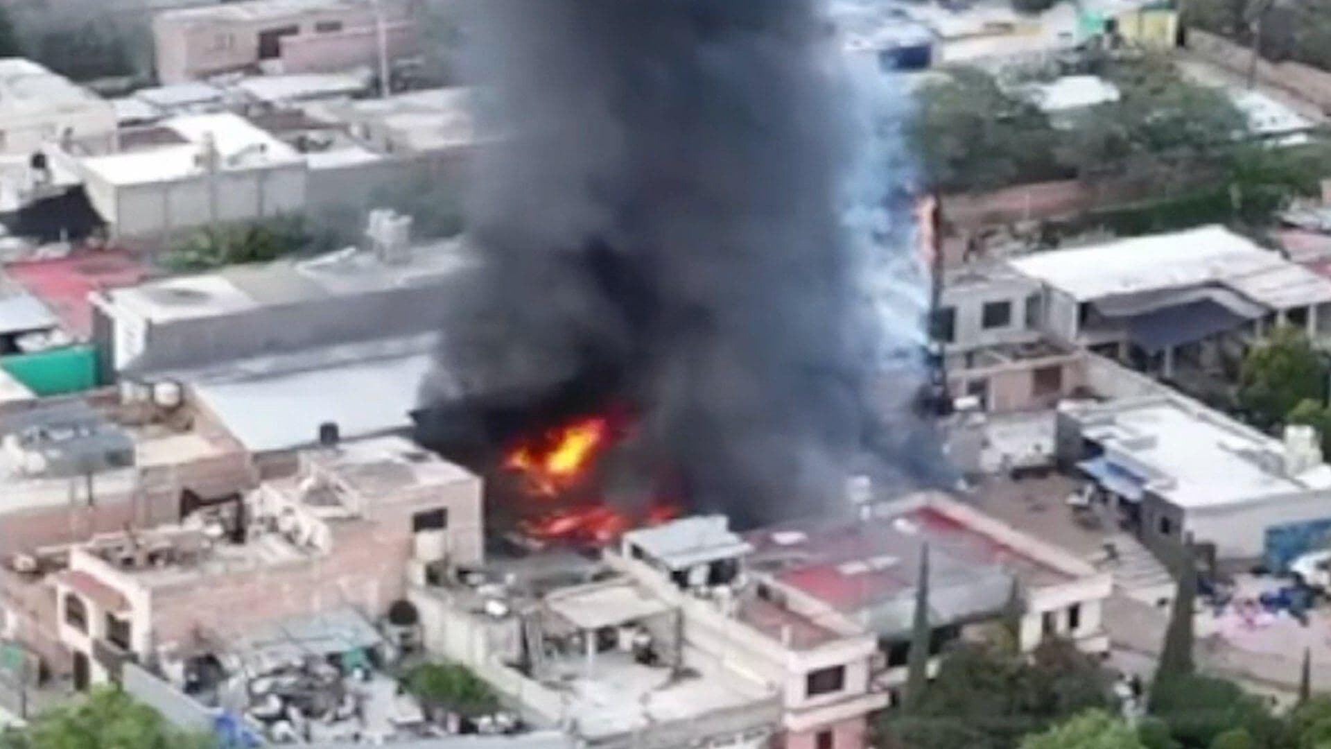 Incendio Consume Bodega de Plásticos en Dolores Hidalgo; No se Reportan Heridos