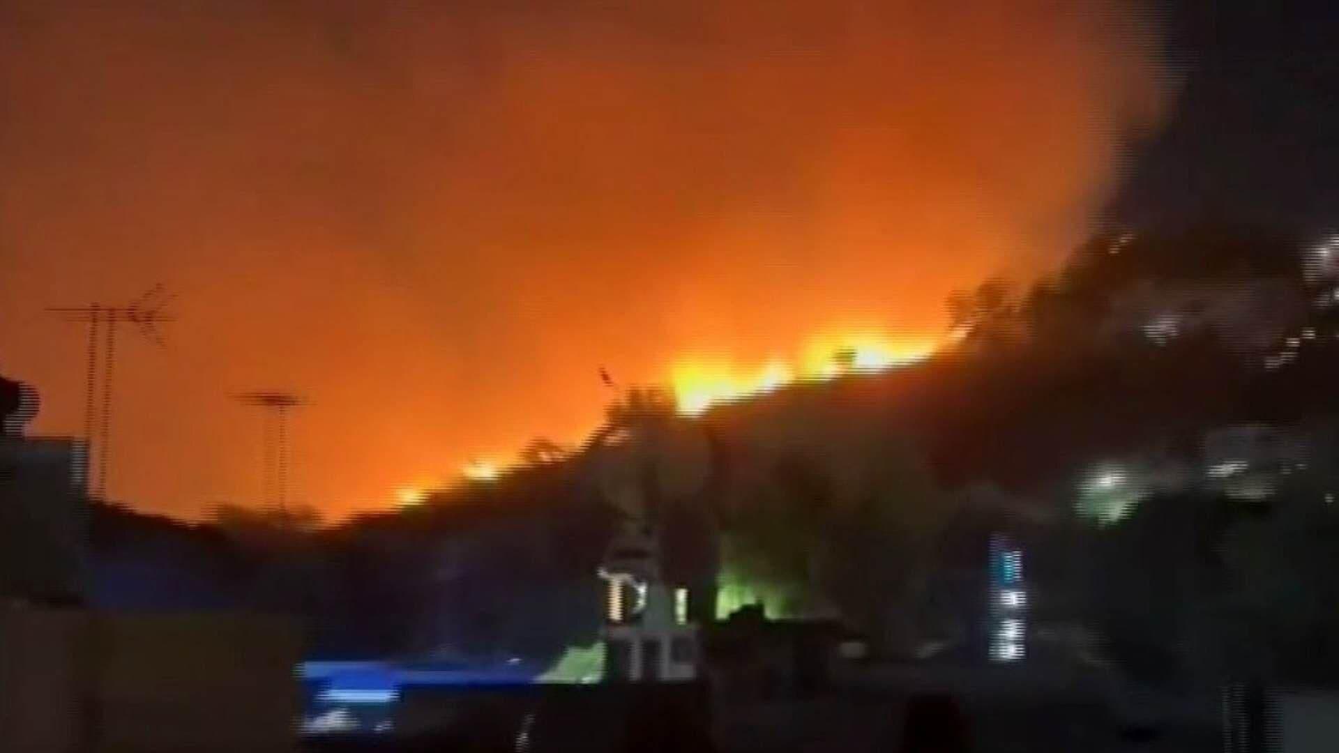 Incendio en Valle Dorado, Tlalnepantla; Llamas se Ven en Periférico Norte