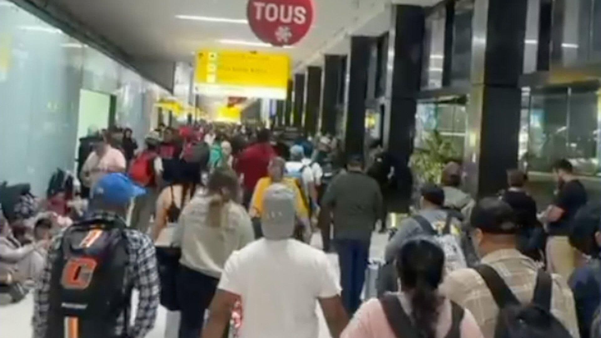 Pasajeros Poblanos Quedan Varados por Días en Aeropuerto de Tijuana