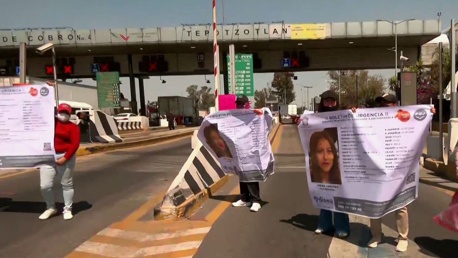 Familiares de Jimena Toman Caseta de Tepotzotlán en la México-Querétaro; Exigen su Localización