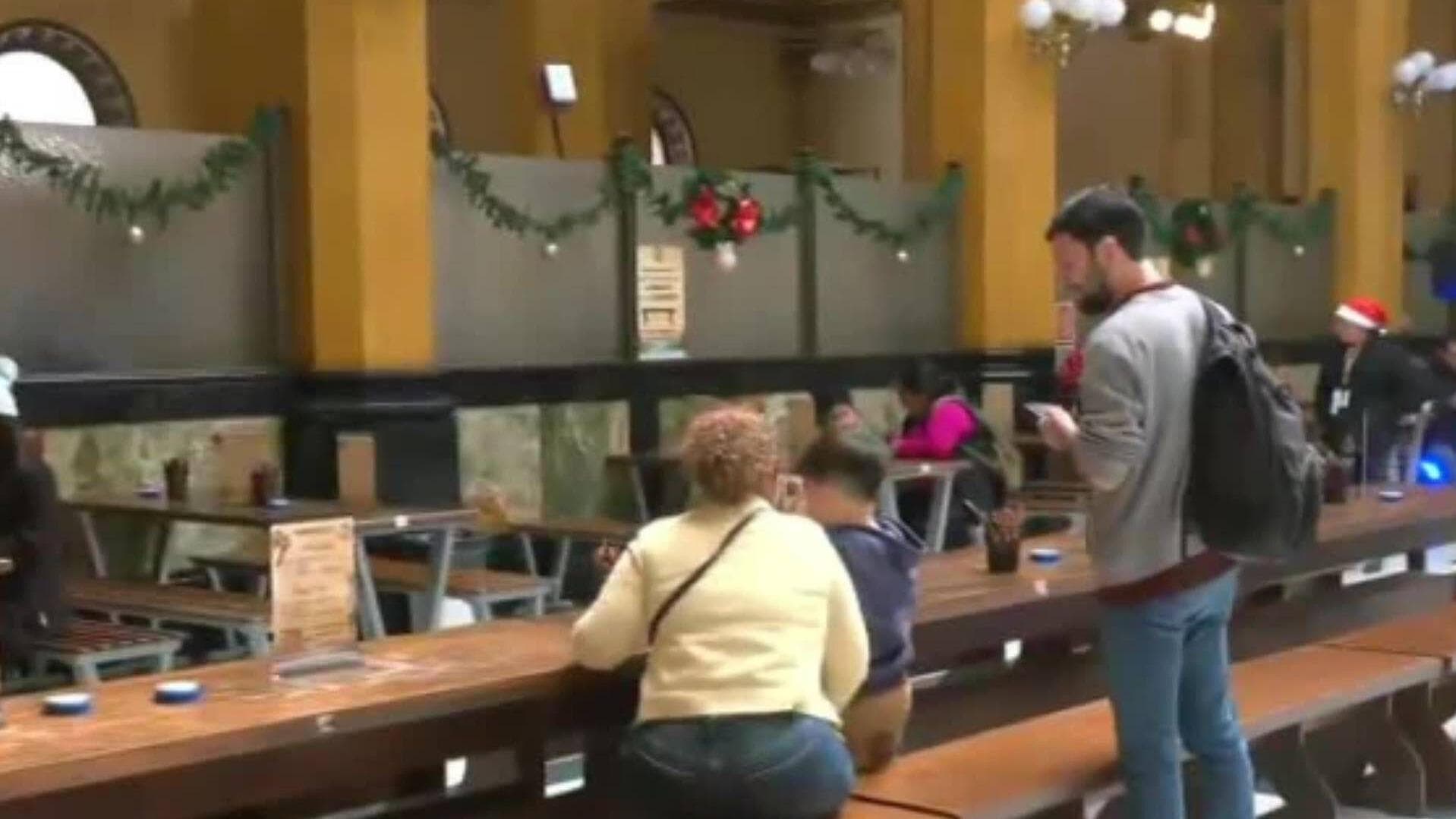 Niños y Niñas Envían Cartas a los Reyes Magos desde el Palacio Postal