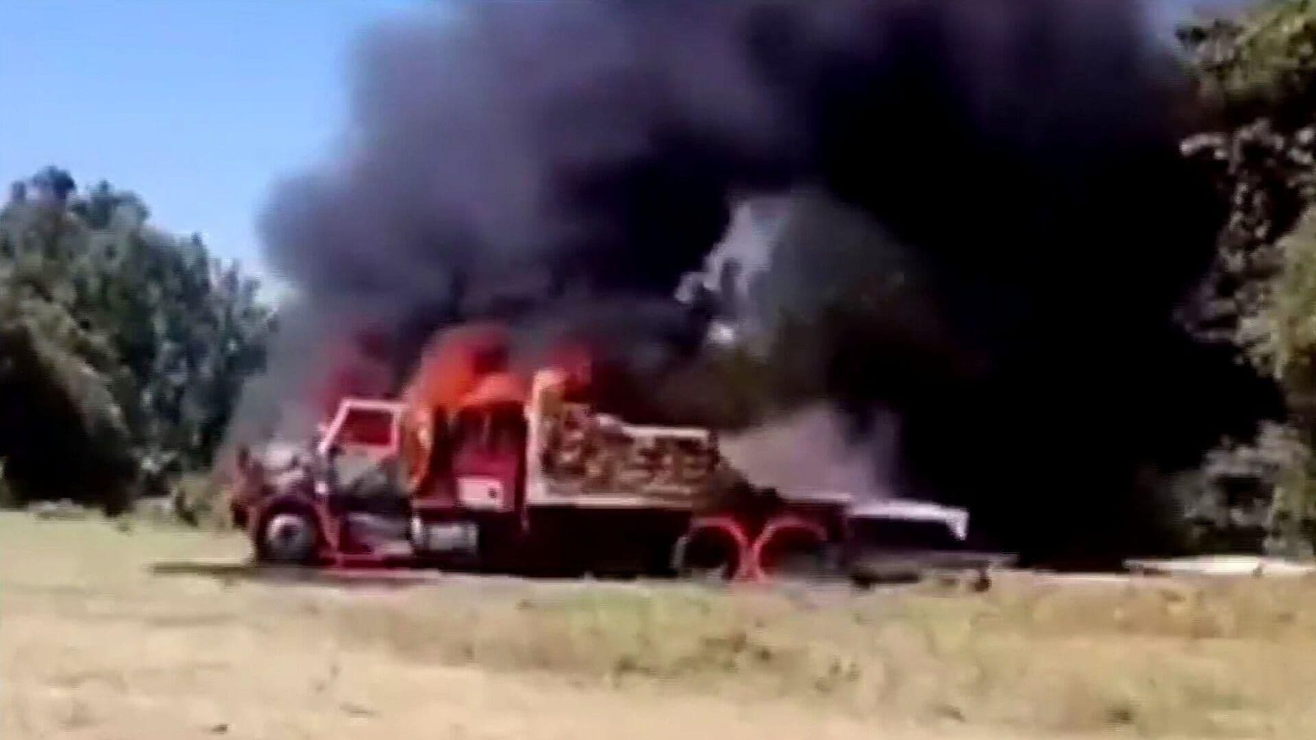 Retienen a Presunto Talamontes y Queman su Camioneta, en Ocuilan, Edomex