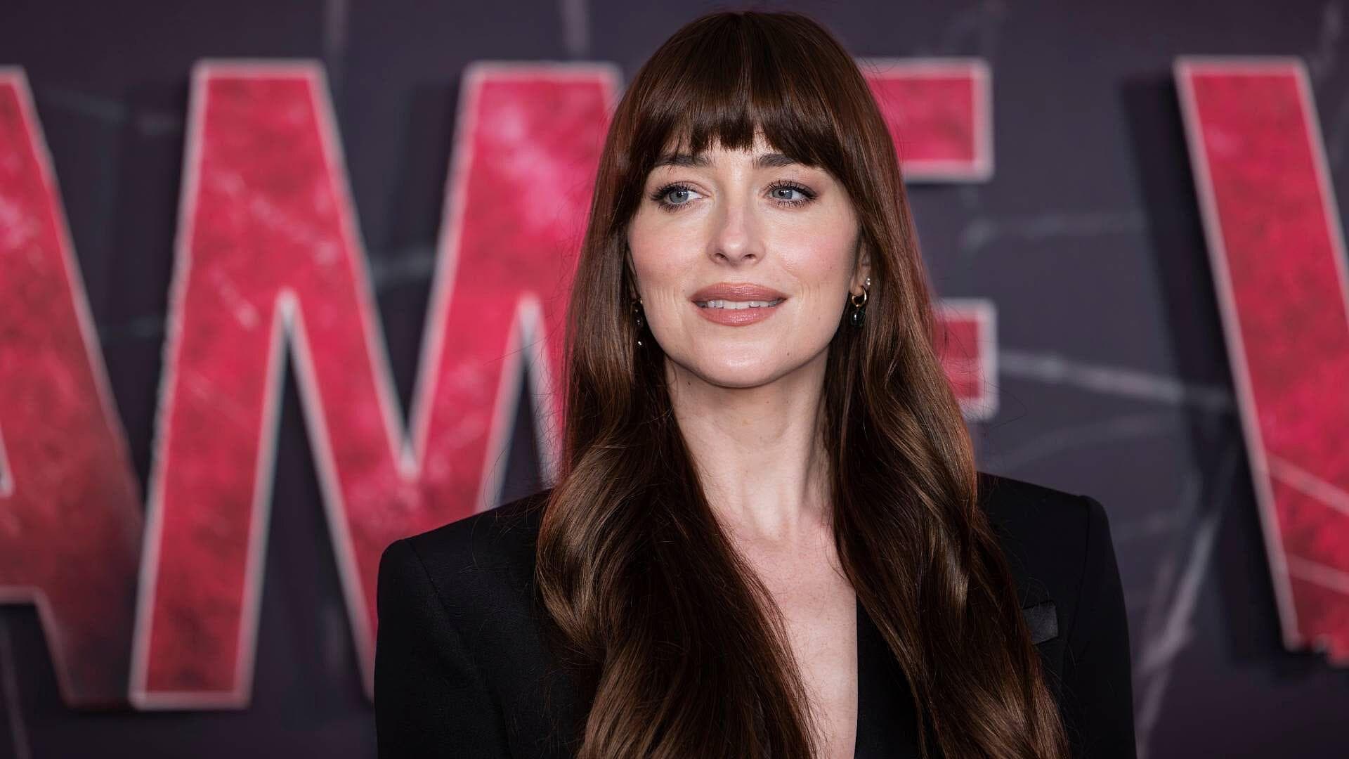 Tras 6 Años de Relación, Dakota Johnson y Chris Martin se Comprometen