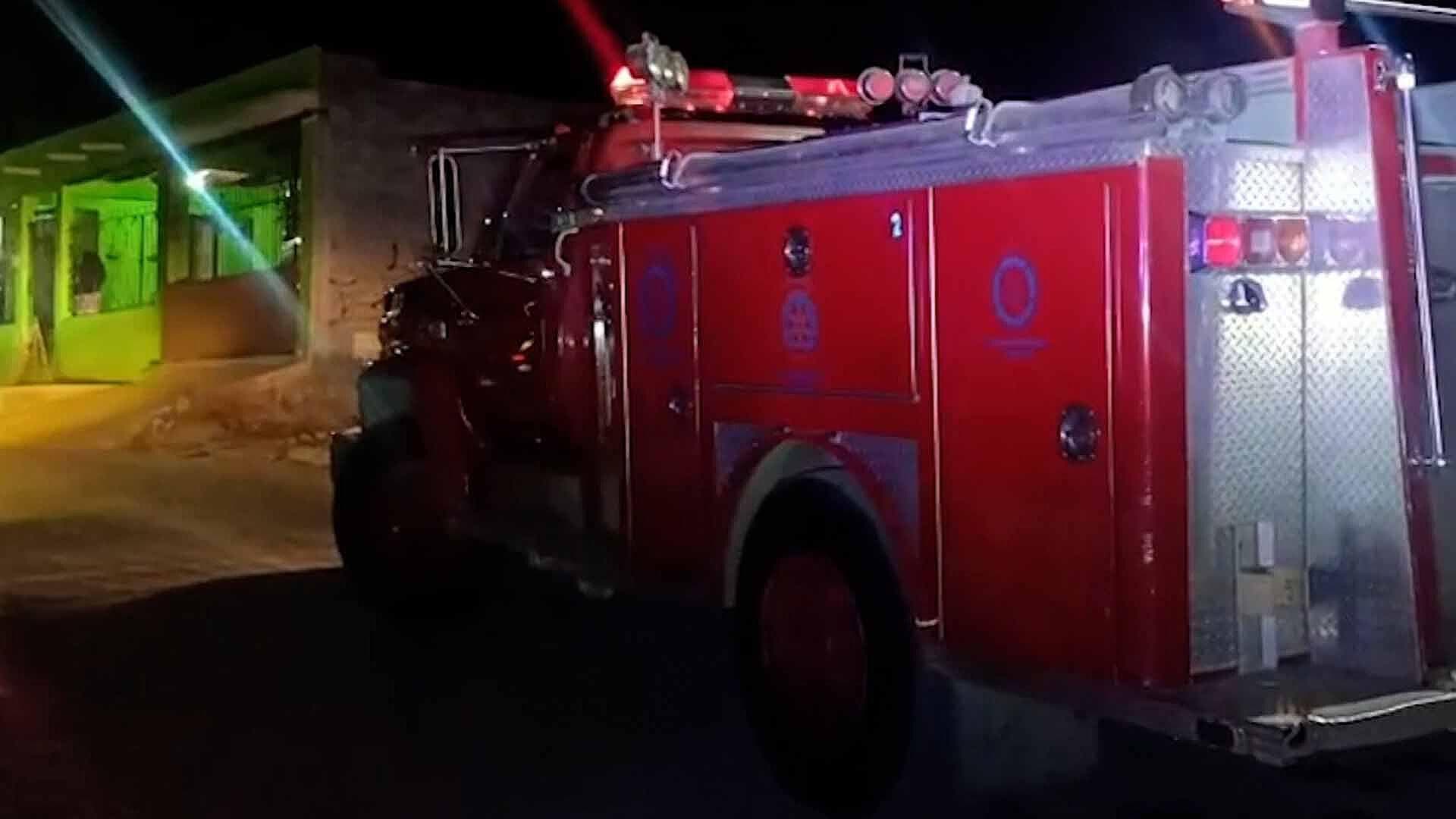 Incendio de Automóvil Moviliza a Bomberos en Parras de la Fuente