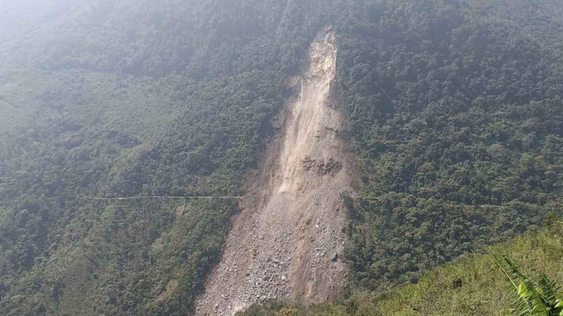 Derrumbe en Mixtla: Tardan Más de 4 Horas en Mula para Obtener Víveres