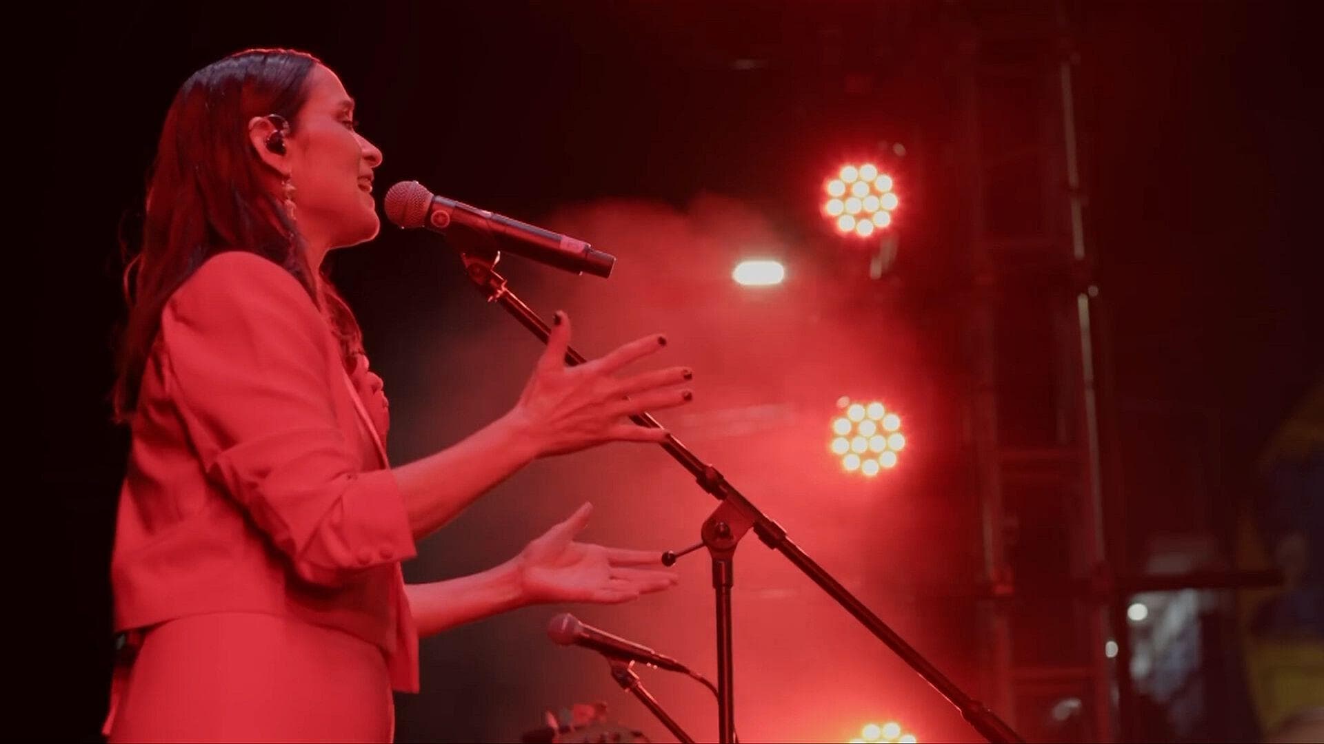 Julieta Venegas Presentará una Película Basada en sus Canciones