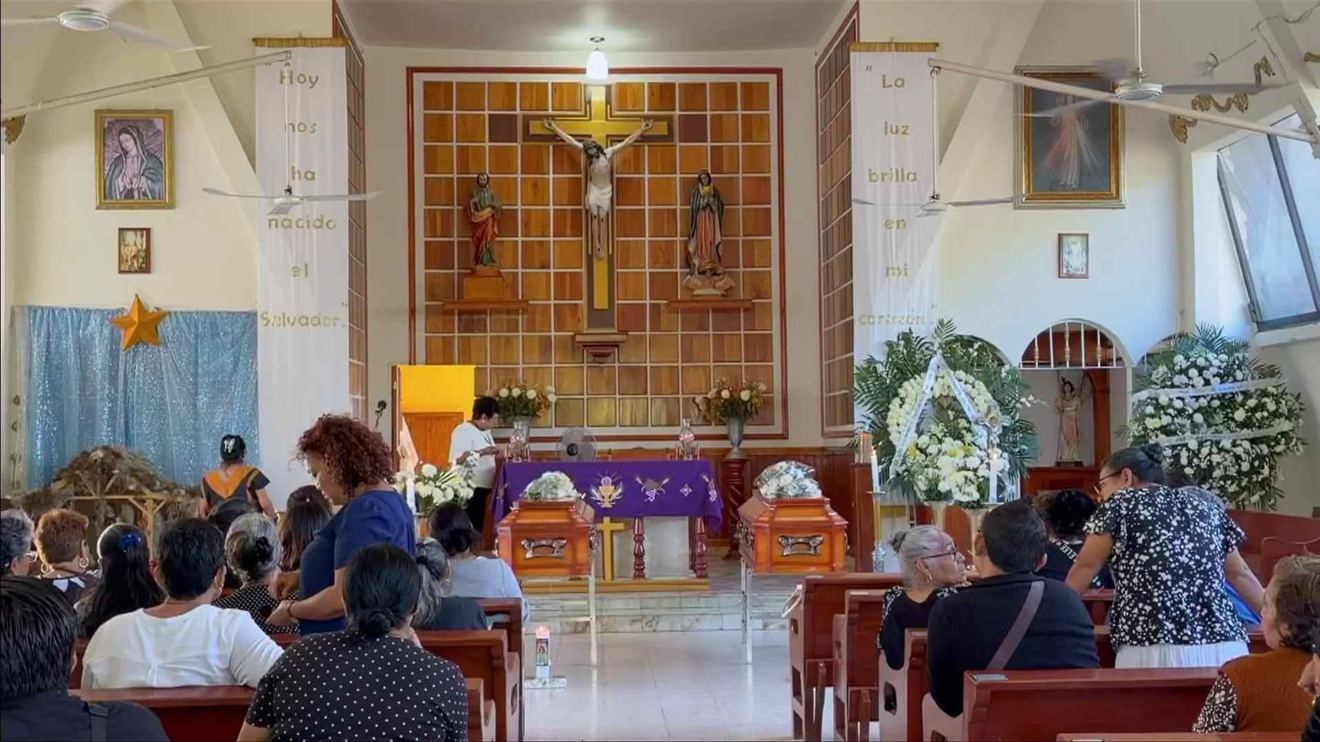 Despiden a Matrimonio que Murió en Descarrilamiento de Tren Interoceánico