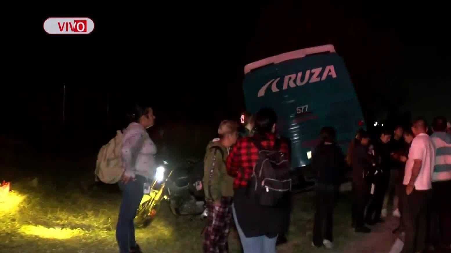 Camión se Vuelca Camino a La Capilla en el Salto. Hay 13 Heridos