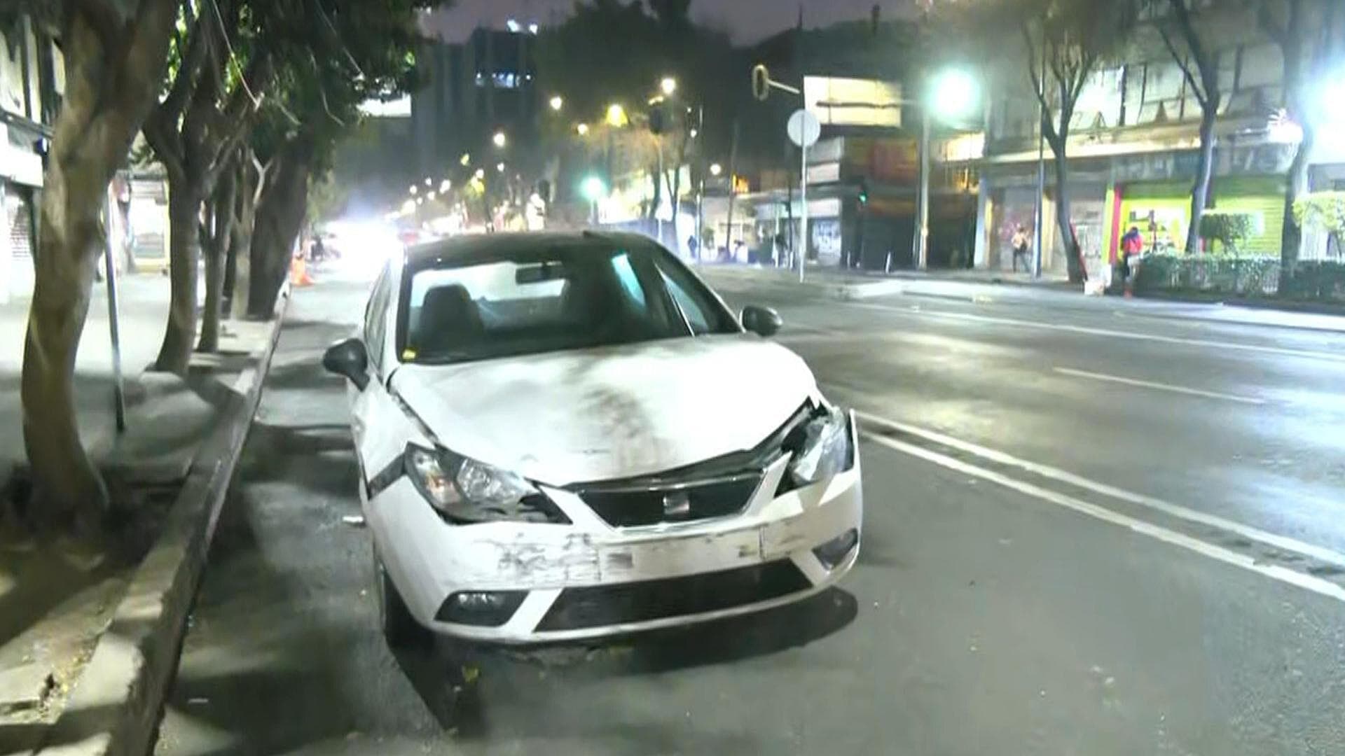 Abandonan Vehículo Chocado en Izazaga y Bolívar, CDMX