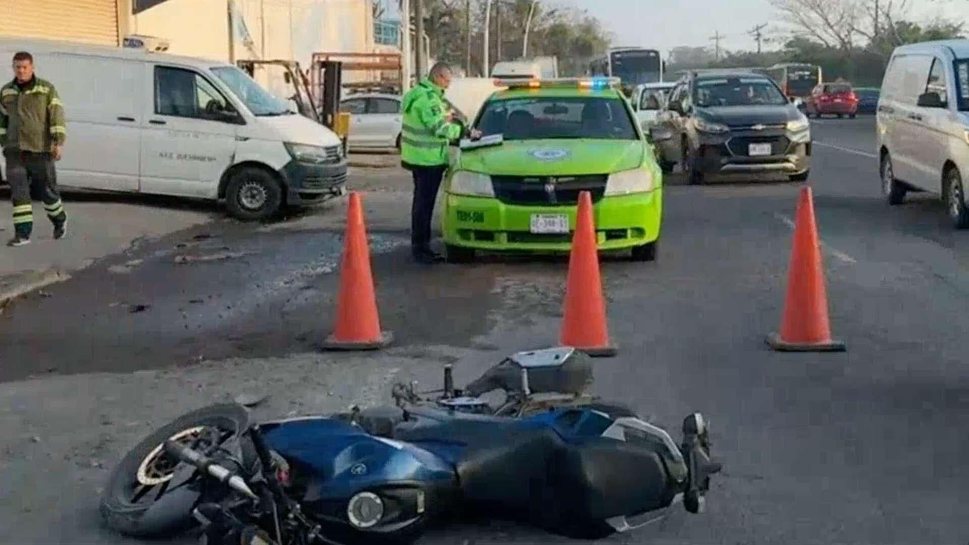 Motociclista Atropella Dos Personas Sobre la Carretera Veracruz-Medellín