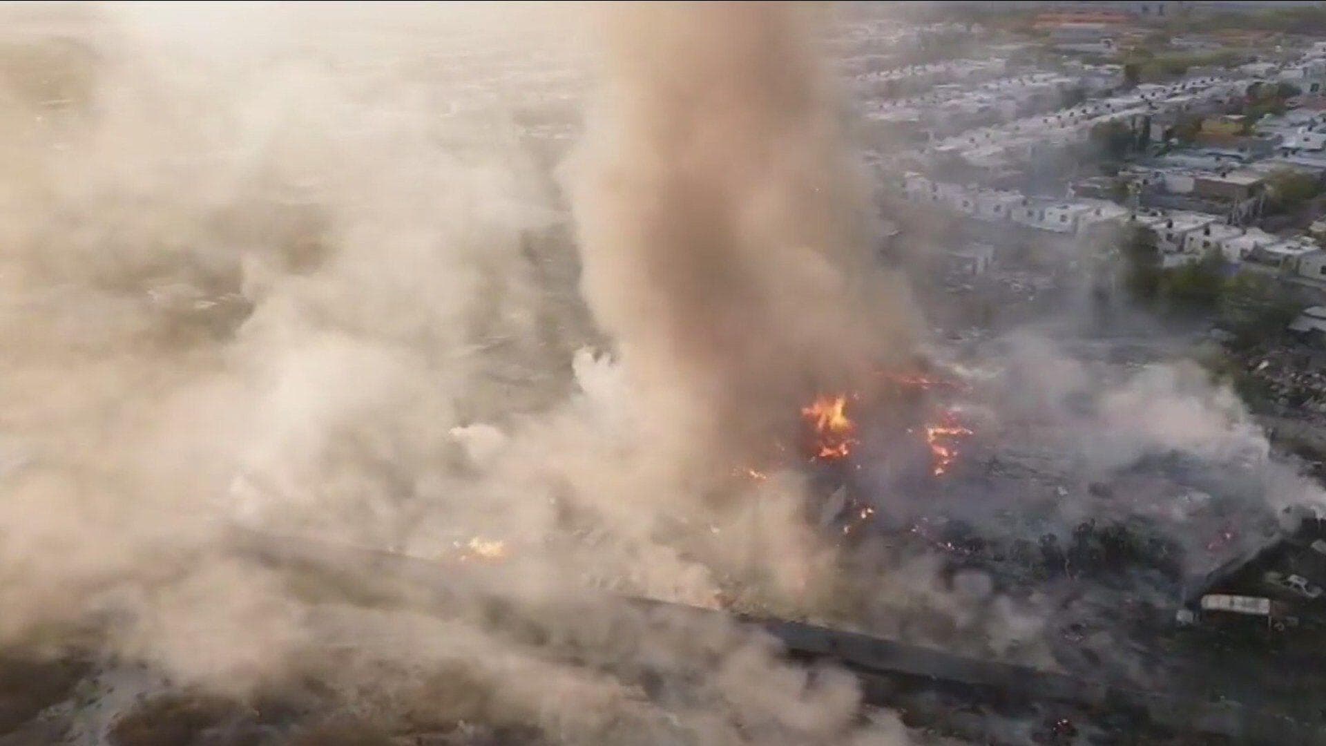 Sigue Combate a Incendio en Marraneras; No Hay Heridos en Col. Residencial Santa Catarina