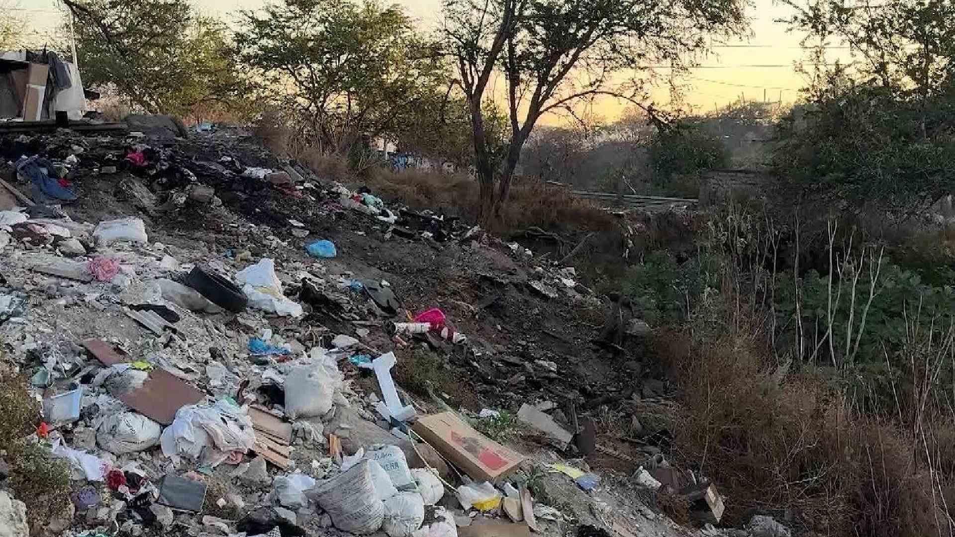 Entre Basura y Ratas, Así Está el Vaso Regulador del Parque Juan Soriano en Guadalajara