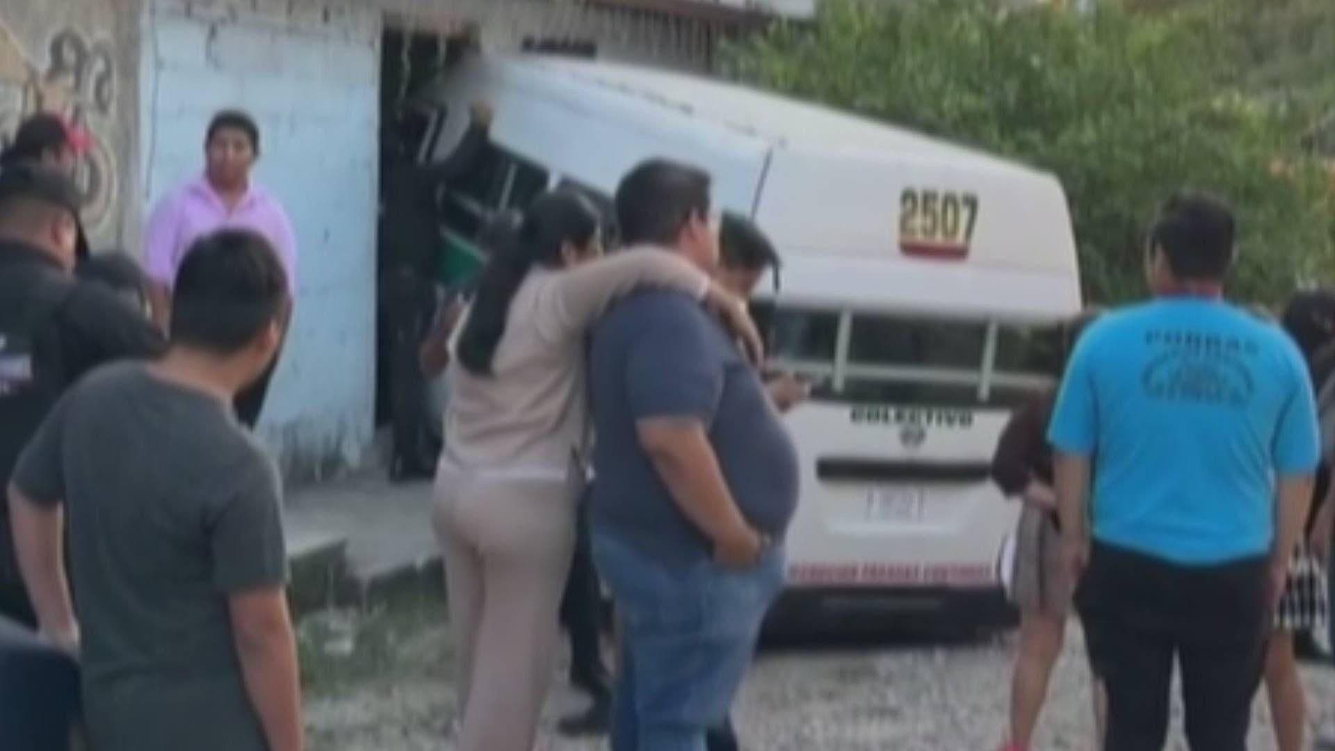 Unidad de Transporte Público Choca en Fachada de Vivienda en Tuxtla Gutiérrez, Chiapas