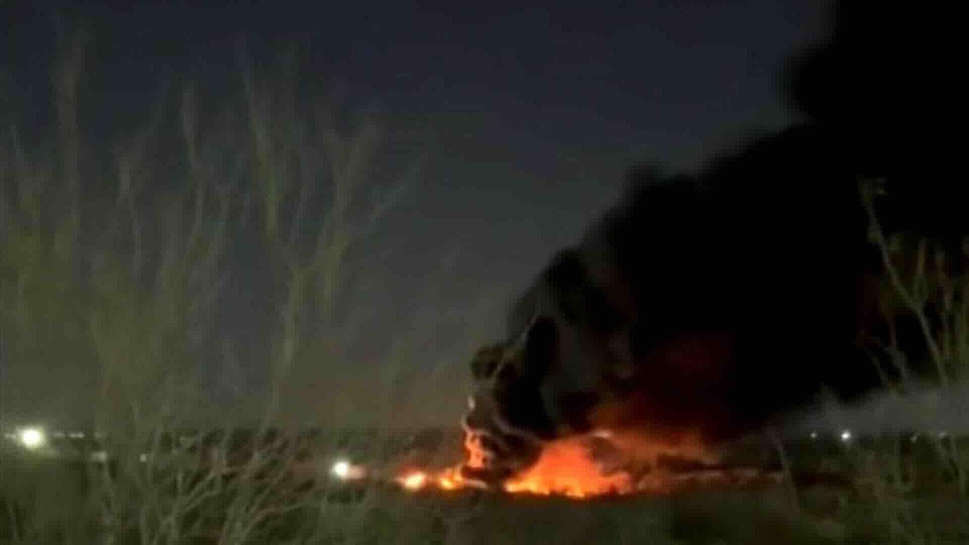 Incendio en Área de Acopio de Llantas en Acuña, Coahuila; Bomberos Controlan el Fuego