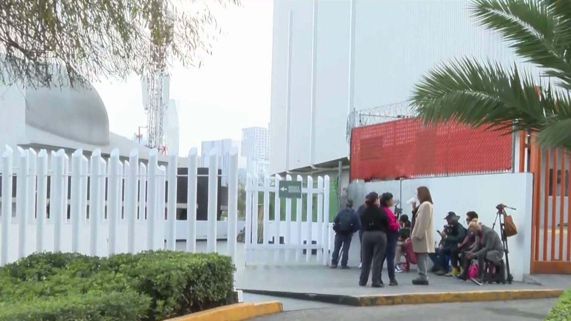 Muerte de Pedro Torres: Familiares y Compañeros Despiden al Productor en Funeraria de la CDMX