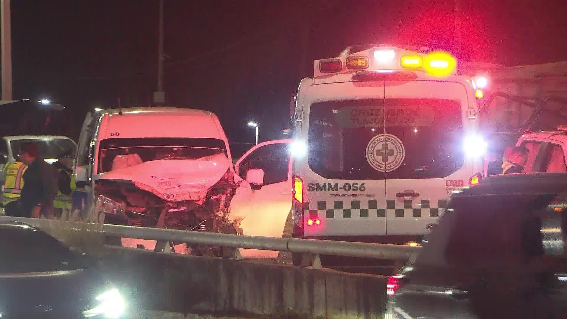 Cuatro Lesionados Tras Choque Contra Patrulla que Abanderaba un Accidente Previo en López Mateos