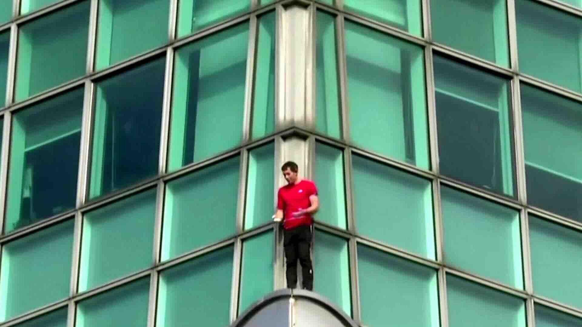 Video: Alex Honnold Escaló sin Cuerdas el Rascacielos Taipéi 101 en Taiwán