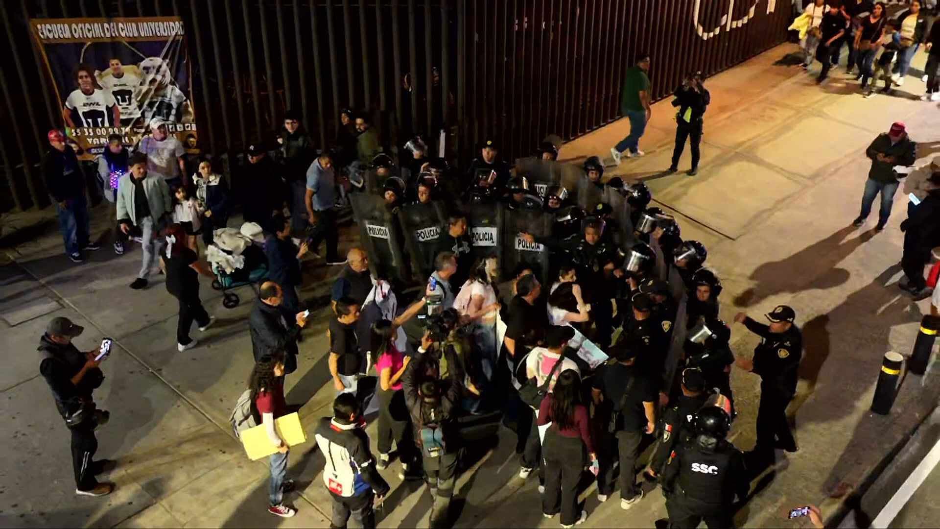 ¿Que Pasa Hoy en Inmediaciones del Estadio Donde Dará Concierto Shakira? Manifestantes Bloquean Viaducto