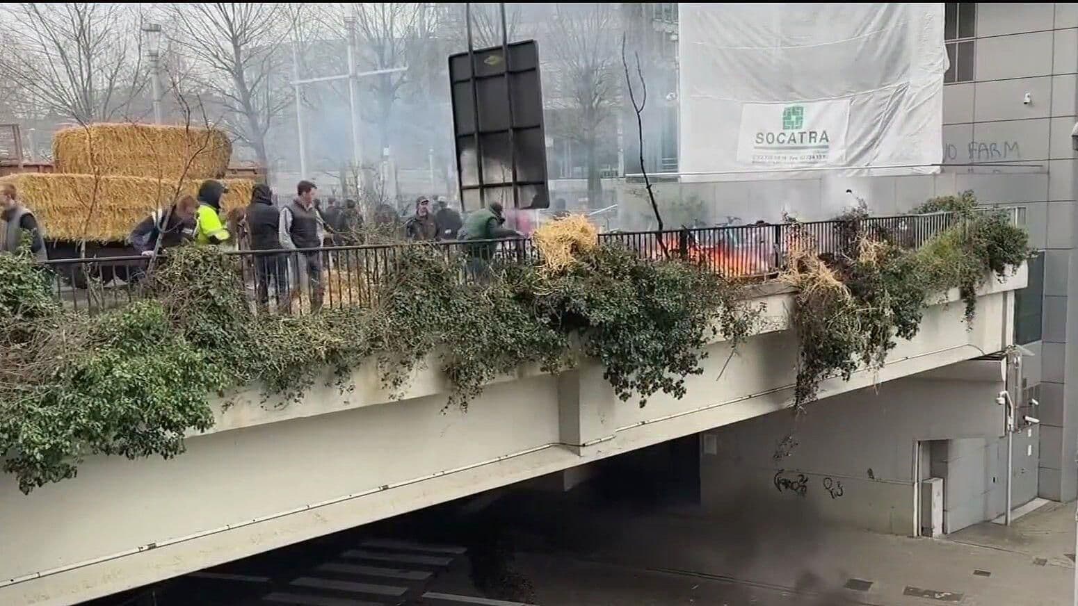 Agricultores y Policías se Enfrentan en Bruselas, Bélgica