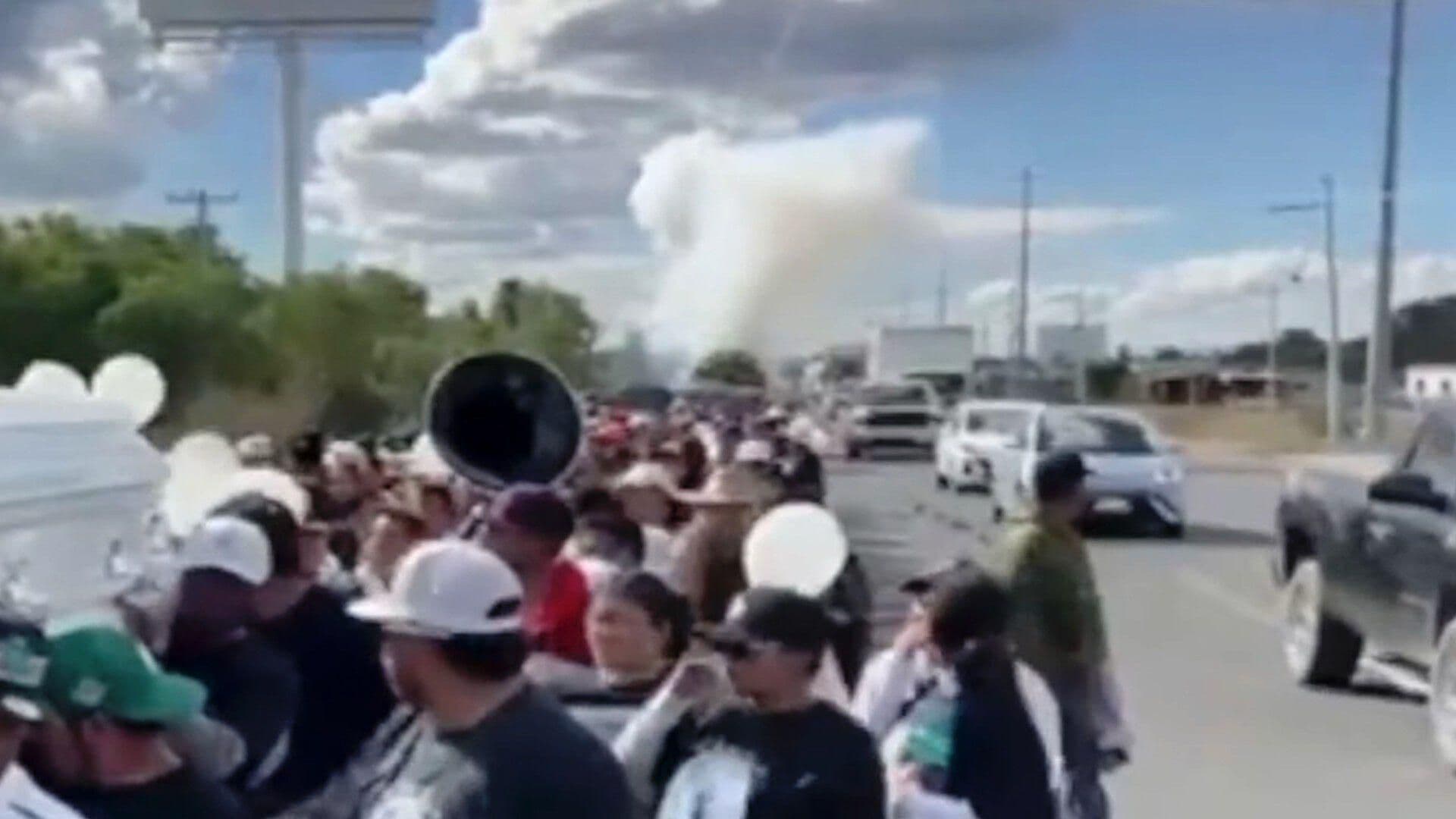 Explota Auto con Pirotecnia en Cortejo Fúnebre en San Miguel de Allende