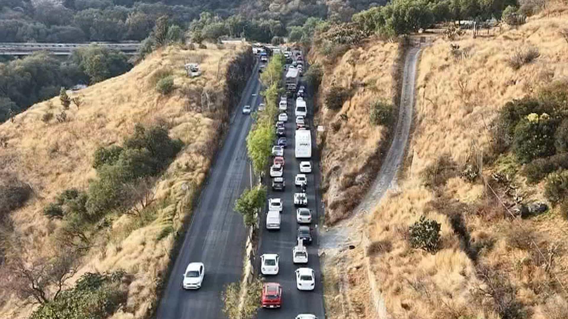 Así se Ve Desde el Aire la Afectación Vial por Volcadura de Tráiler en Nicolás Romero, Edomex